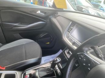 Vauxhall Grandland X 1.6 Turbo D BlueInjection Sport Nav Auto Euro 6 (s/s) 5dr