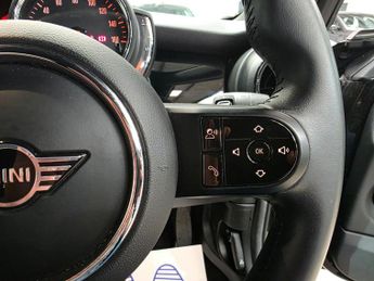 MINI Convertible 2.0 Cooper S Classic Steptronic Euro 6 (s/s) 2dr