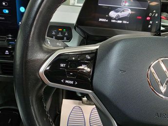 Volkswagen ID.3 Pure Performance 45kWh Style Auto 5dr
