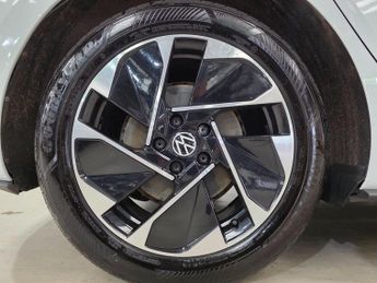 Volkswagen ID.3 Pure Performance 45kWh Style Auto 5dr
