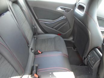 Mercedes-Benz CLA 1.6 CLA180 AMG Line Edition Shooting Brake 7G-DCT Euro 6 (s/s) 5