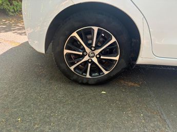 Toyota Yaris 1.5 VVT-h Icon Tech E-CVT Euro 6 (s/s) 5dr