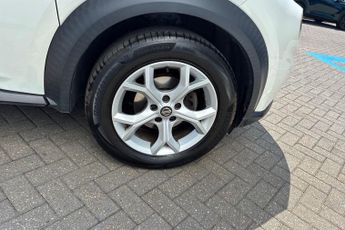 Nissan Juke 1.0 DiG-T N-Connecta 5dr DCT