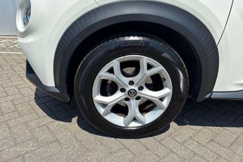 Nissan Juke 1.0 DiG-T N-Connecta 5dr DCT