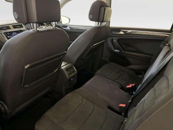 Volkswagen Tiguan Allspace 2.0 TDI SEL SUV 5dr Diesel DSG 4Motion Euro 6 (s/s) (190 ps)