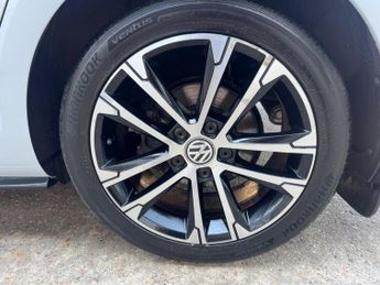 Volkswagen Golf 2.0 TDI R-Line DSG Euro 6 (s/s) 5dr