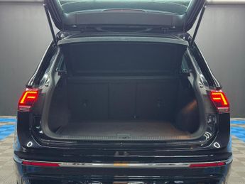 Volkswagen Tiguan 2.0 TDI BlueMotion Tech R-Line DSG 4Motion Euro 6 (s/s) 5dr