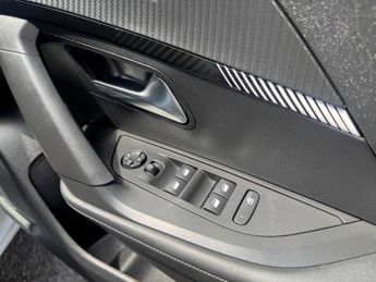 Peugeot 2008 1.2 PureTech Allure EAT Euro 6 (s/s) 5dr
