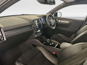 Volvo XC40 2.0 B5 MHEV R-Design Pro SUV 5dr Petrol Hybrid Auto AWD Euro 6 (