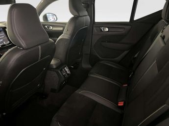 Volvo XC40 2.0 B5 MHEV R-Design Pro SUV 5dr Petrol Hybrid Auto AWD Euro 6 (