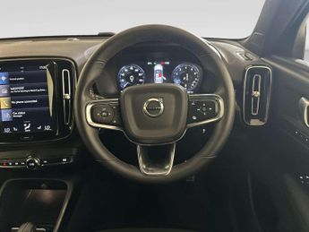 Volvo XC40 2.0 B5 MHEV R-Design Pro SUV 5dr Petrol Hybrid Auto AWD Euro 6 (