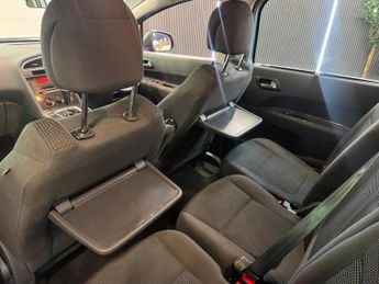 Peugeot 5008 2.0 HDi Active Auto Euro 5 5dr