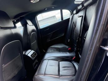 Jaguar XE 2.0d R-Sport Auto Euro 6 (s/s) 4dr