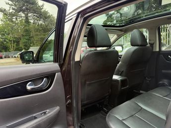 Nissan Qashqai 1.2 DIG-T Tekna XTRON 2WD Euro 6 (s/s) 5dr