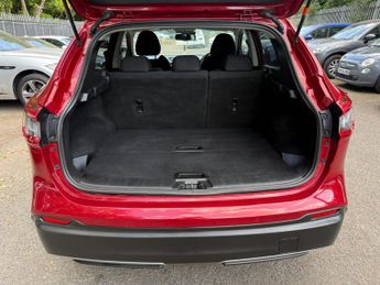 Nissan Qashqai 1.2 DIG-T N-Connecta XTRON Euro 6 (s/s) 5dr