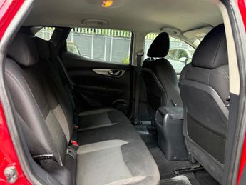 Nissan Qashqai 1.2 DIG-T N-Connecta XTRON Euro 6 (s/s) 5dr
