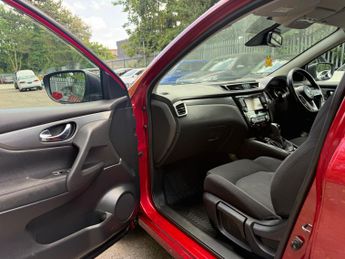 Nissan Qashqai 1.2 DIG-T N-Connecta XTRON Euro 6 (s/s) 5dr