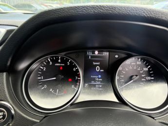 Nissan Qashqai 1.2 DIG-T N-Connecta XTRON Euro 6 (s/s) 5dr