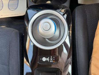 Nissan Leaf 30kWh Acenta Auto 5dr