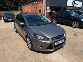 Ford Focus 1.0T EcoBoost Titanium Navigator Euro 5 (s/s) 5dr