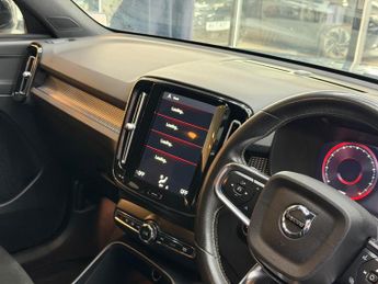 Volvo XC40 1.5h T4 Recharge 10.7kWh R-Design Auto Euro 6 (s/s) 5dr