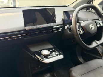 MG MG4 64kWh SE Long Range Auto 5dr