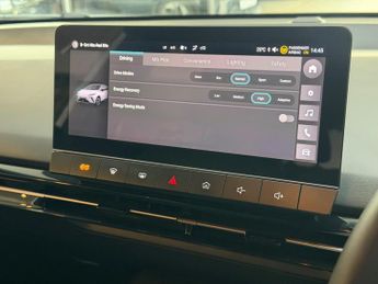 MG MG4 64kWh SE Long Range Auto 5dr