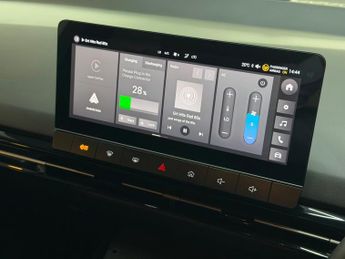 MG MG4 64kWh SE Long Range Auto 5dr