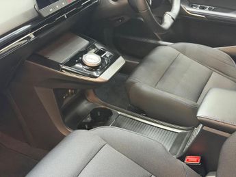 MG MG4 64kWh SE Long Range Auto 5dr