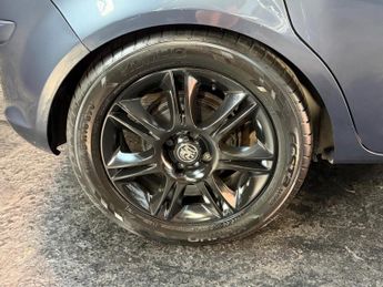 Vauxhall Corsa 1.4i 16v Design 5dr (a/c)