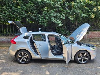 Volvo V40 1.5 T2 GPF R-Design Nav Plus Hatchback 5dr Petrol Auto Euro 6 (s