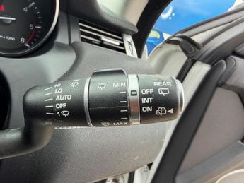 Land Rover Range Rover Evoque 2.2 SD4 Dynamic Auto 4WD Euro 5 (s/s) 5dr