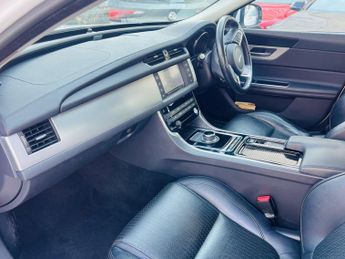 Jaguar XF 2.0d Prestige Auto Euro 6 (s/s) 4dr