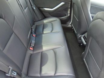Tesla Model 3 Standard Range Plus Auto RWD 4dr