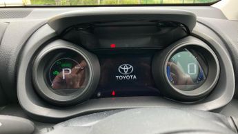 Toyota Yaris 1.5 VVT-h Design E-CVT Euro 6 (s/s) 5dr