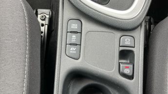 Toyota Yaris 1.5 VVT-h Design E-CVT Euro 6 (s/s) 5dr