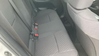 Toyota Yaris 1.5 VVT-h Design E-CVT Euro 6 (s/s) 5dr