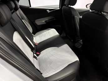 Volkswagen ID.3 Pro 58kWh Family Hatchback 5dr Electric Auto (145 ps)
