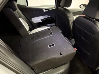 Volkswagen ID.3 Pro Performance 58kWh Family Auto 5dr