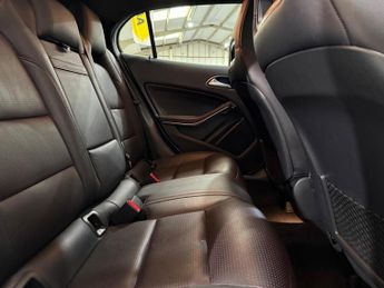 Mercedes-Benz GLA 2.0 GLA250 AMG Line SUV 5dr Petrol 7G-DCT 4MATIC Euro 6 (s/s) (2
