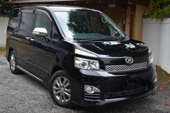 Toyota Voxy 2.0 ZS - Kiramaki Edition - Swivel Seats