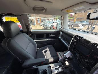 Toyota FJ Cruiser 5 Door Automatic