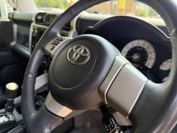 Toyota FJ Cruiser 5 Door Automatic