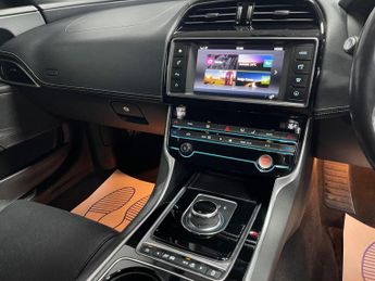 Jaguar XE 2.0d R-Sport Auto Euro 6 (s/s) 4dr