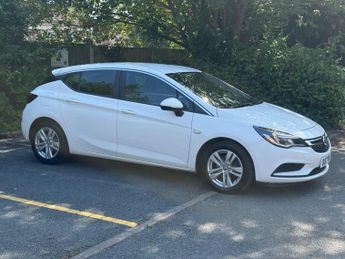Vauxhall Astra 1.6 CDTi BlueInjection Design Hatchback 5dr Diesel Manual Euro 6