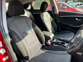 Hyundai i30 1.6 CRDi Blue Drive SE Nav Euro 6 (s/s) 5dr