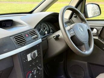Vauxhall Meriva 1.4i 16v Life 5dr