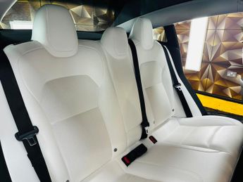 Tesla Model 3 (Dual Motor) Long Range Auto 4WDE 4dr