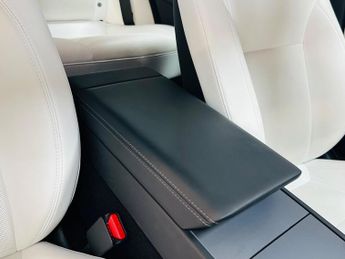 Tesla Model 3 (Dual Motor) Long Range Auto 4WDE 4dr