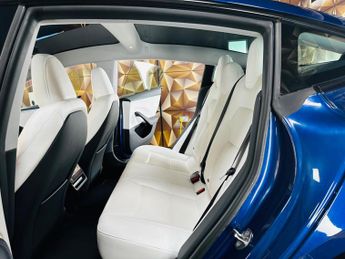 Tesla Model 3 (Dual Motor) Long Range Auto 4WDE 4dr